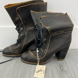 Velez leather heeled boots